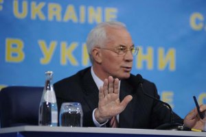 Азаров: никаких кредитов благодаря СА Украина не получит