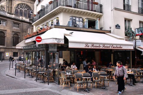  Во Франции рестораны и кафе откроют со 2 июня 