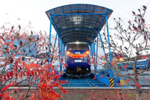 Почти треть всех грузовых перевозок "Укрзализныци" на теплотяге обеспечивают локомотивы General Electric 