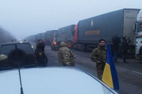 Суд заарештував рації для бойовиків "ДНР", знайдені у вантажівці гумконвою Ахметова