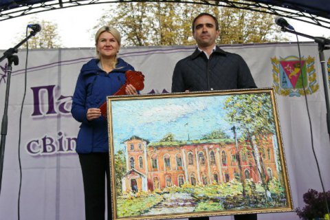 В Харькове усилиями губернатора и банка вернули громаде здание художественного музея