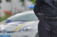 У Києві бандити в масках напали на поліцейського і відібрали в нього зброю