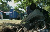 Под Киевом автомобиль, перевернувшись, протаранил забор санатория
