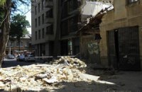 В России обрушилось здание: под завалами остаются люди