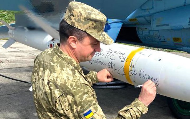 Командувач Повітряних сил підтвердив знищення ще одного російського носія "Калібрів" у Керчі
