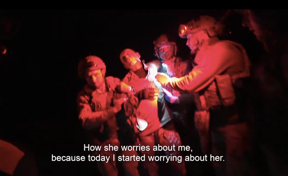 Кадр з фільму «2000 метрів до Андріївки».