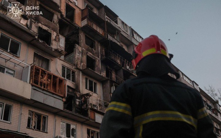 У Деснянському районі Києва завершили аварійно-рятувальні роботи на місці російського удару