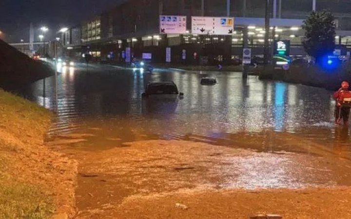 Аеропорт Мілана через зливу не зміг приймати рейси