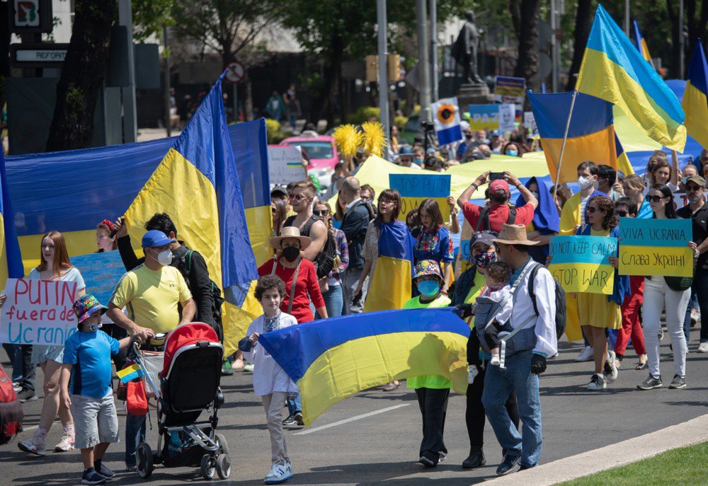 Українці, які проживають у Мексиці, та громадяни Мексики, які підтримують Україну, протестують проти російського вторгнення в Україну, Мехіко, Мексика, 6 березня 2022 р.