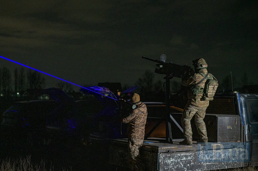 Військовослужбовці ДФТГ працюють у мобільних бригадах ППО на Київщині.