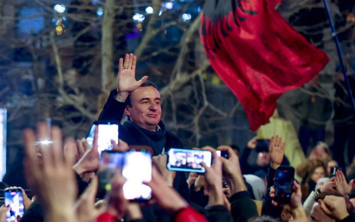 Правляча партія Косова заявила про перемогу на позачергових виборах