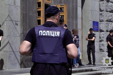 Полиция открыла дело из-за беспорядков возле мэрии Харькова (обновлено)