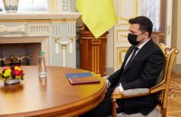 Украина ведет переговоры с Россией, потому что ищет мира без затягивания, – видеообращение Зеленского
