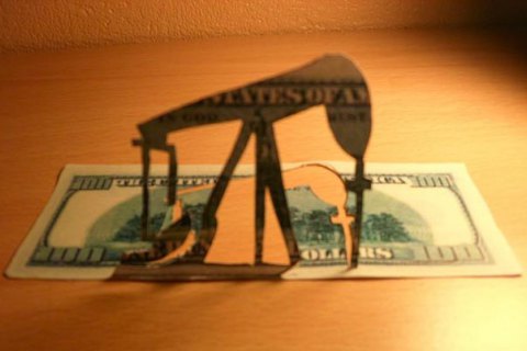 Нефть упала на уровень декабря 2008 года