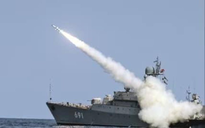 Росія вивела у Чорне море 4 ракетоносії