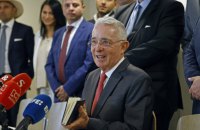 Експрезидента Колумбії Альваро Урібе суд визнав винним у тиску на свідків 