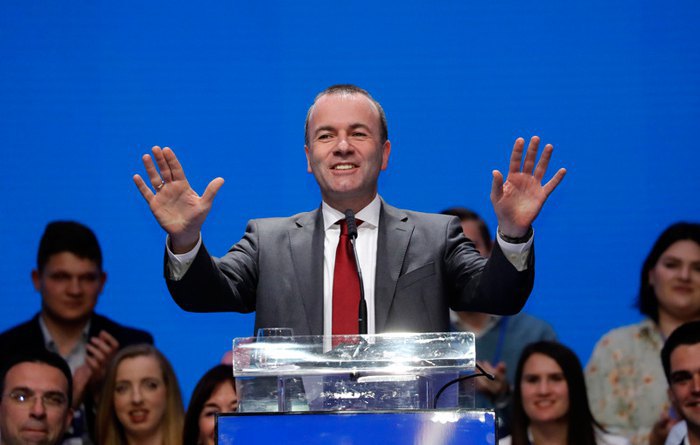 Главный кандидат на пост следующего председателя Европейской комиссии Манфред Вебер во время предвыборного
турне в Загребе, 18 мая 2019.