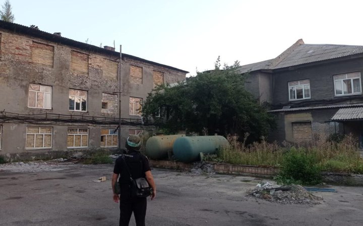 На Донеччині пошкоджено гімназію, шахту та приватні будинки
