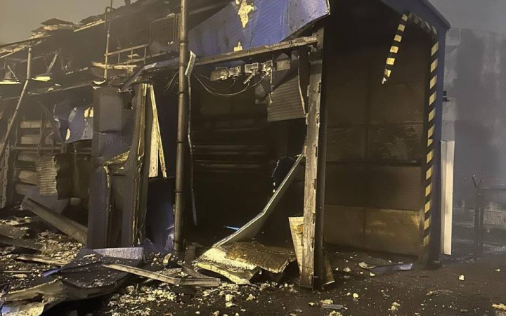 На всіх постраждалих від нічного обстрілу локаціях вже працюють над відновленням