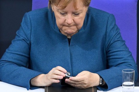 Меркель поскаржилася на колег з ЄС через відмову організувати саміт з Путіним