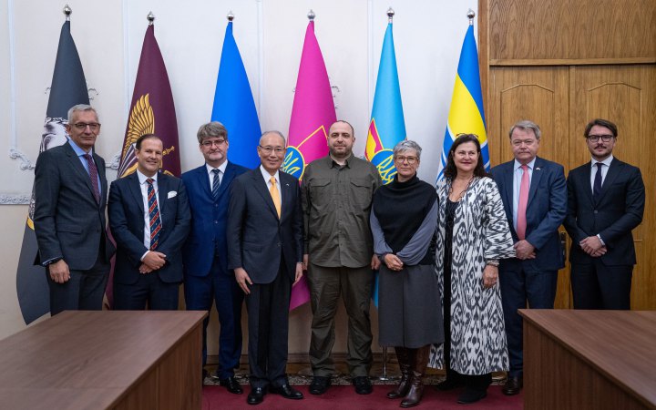 Умєров зустрівся з послами G7 в Україні