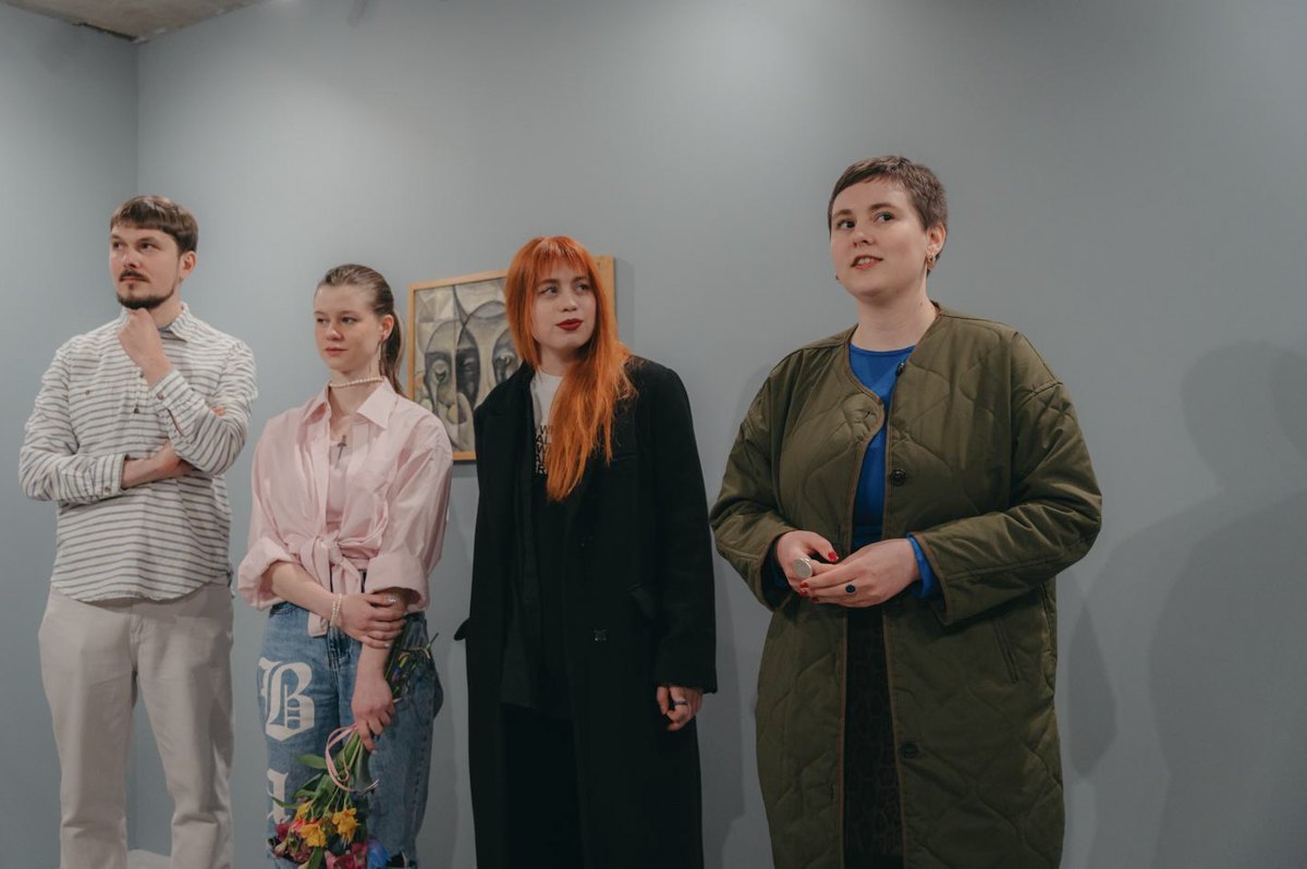 Поліна Гоч (праворуч) під час виставки «Полином поле поросло».
