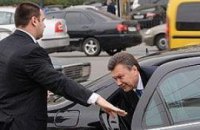 Янукович вернулся в Киев к радости водителей-нарушителей