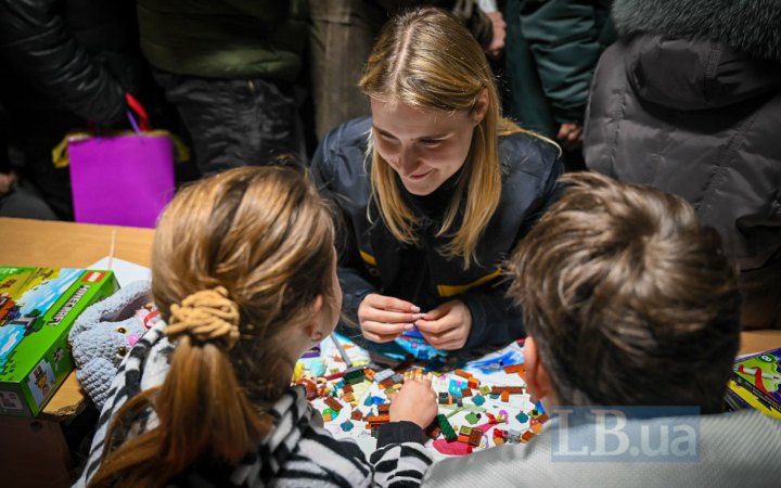 Сусіди, «лего» і запах борщу. Історії з одного пункту незламності на лівому березі Києва 