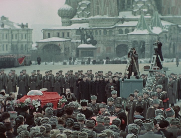 Кадр з фільму «Прощання зі Сталіним» («Державний похорон»). Надано пресслужбою Венеціанського кінофестивалю