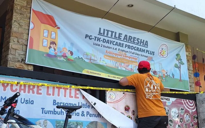 В Індонезії заарештували 13 осіб через підозри у знущанні над дітьми у дитсадку