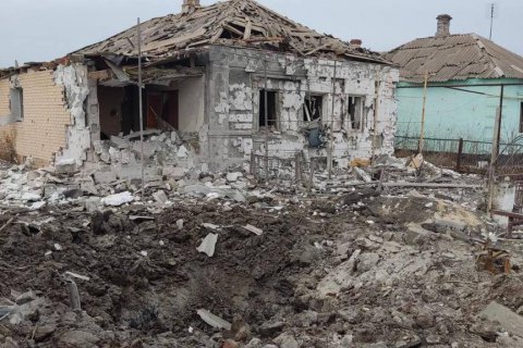 Российская авиация снова обстреляла Сартану, бомбы упали на жилые дома