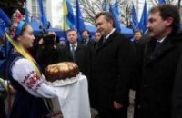 Янукович обещает снизить цену на газ для Украины
