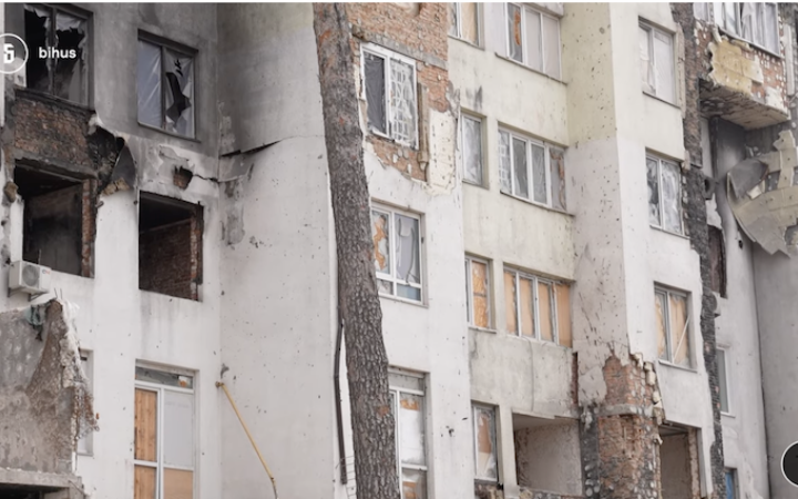 Bihus: підряд на відбудову понищеного ЖК в Ірпені дістався оточенню Комарницького