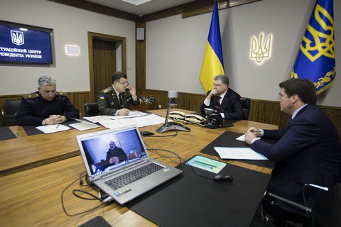Порошенко: Украина выступает за прекращение огня возле Авдеевки и Донецка