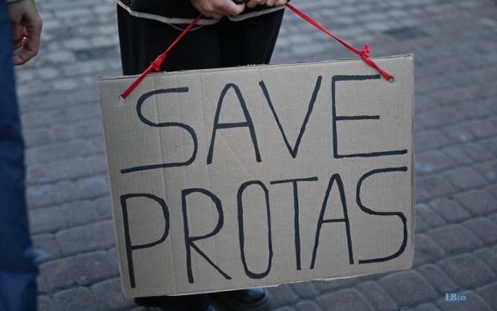 У Протасовому Яру відбувся мирний протест проти забудови: “Боремося, щоб залишити живий Київ”