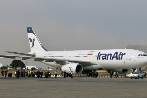 Іранська авіакомпанія вперше почне наймати жінок-пілотів