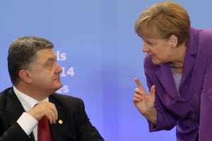 Меркель пообещала Порошенко "жесткую поддержку" Украины на заседании Европейского совета
