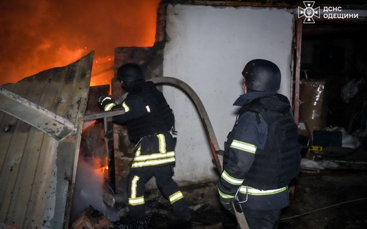 Внаслідок нічної атаки на Одещину є руйнування, одна людина поранена