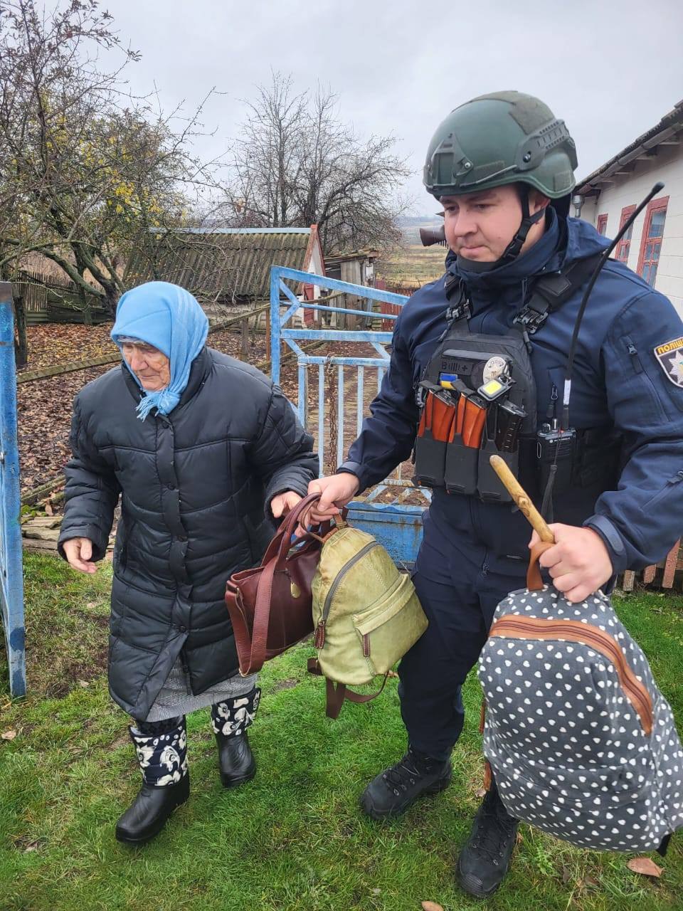 До евакуації намагаються залучати поліцейських