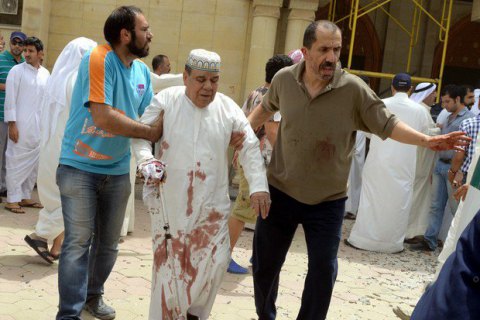 Из-за взрыва в мечети в столице Кувейта погибли 25 человек, 202 ранены