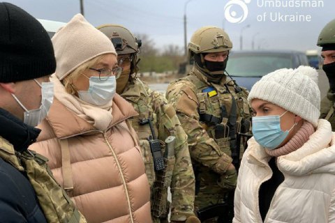 Денисова встретилась с представителем "ДНР" по вопросу передачи Украине осужденных