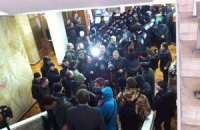 Пророссийские активисты взяли штурмом Одесскую ОГА 