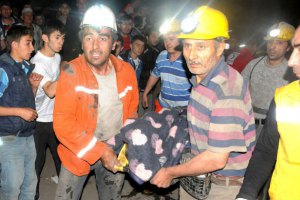 Число жертв взрыва на шахте в Турции достигло 301 человека