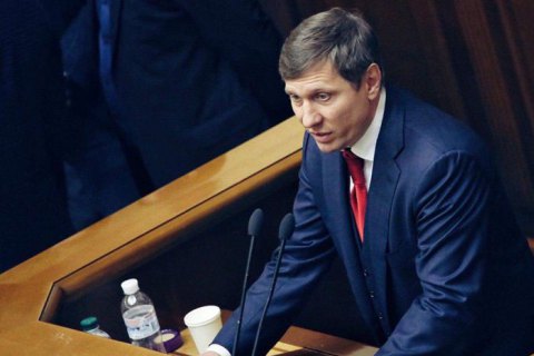 ​Глава Аппарата Рады потребовал составить список депутатов, контактировавших с заболевшим коронавирусом Шаховым