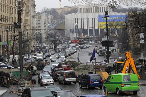 В центре Киева ограничено движение транспорта из-за внеочередного заседания Рады
