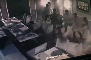 В днепропетровском кафе 8 марта мужчины избили женщин 