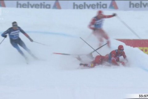 На "Тур де Ски" российские лыжники сбили друг друга на финише масстарта