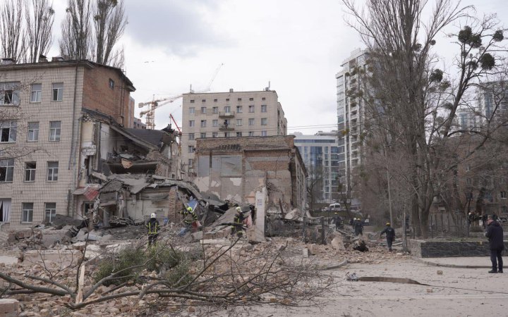 ЮНЕСКО допоможе відновити частково зруйновану російським ударом академію імені Бойчука