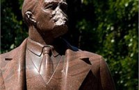 Разрушителям памятника Ленину на Бессарабке вынесли приговор 