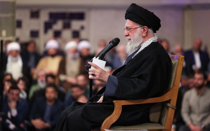 Аятола Хаменеї звинуватив іранських протестувальників у догоджанні Трампу 